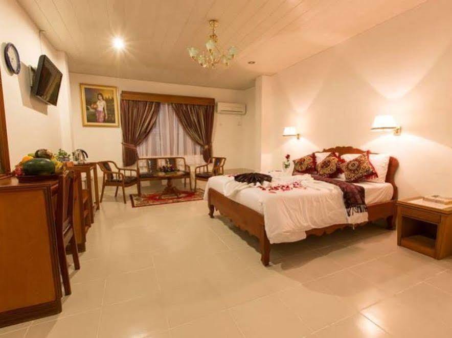 Asia Hotel Phnom Penh Dış mekan fotoğraf